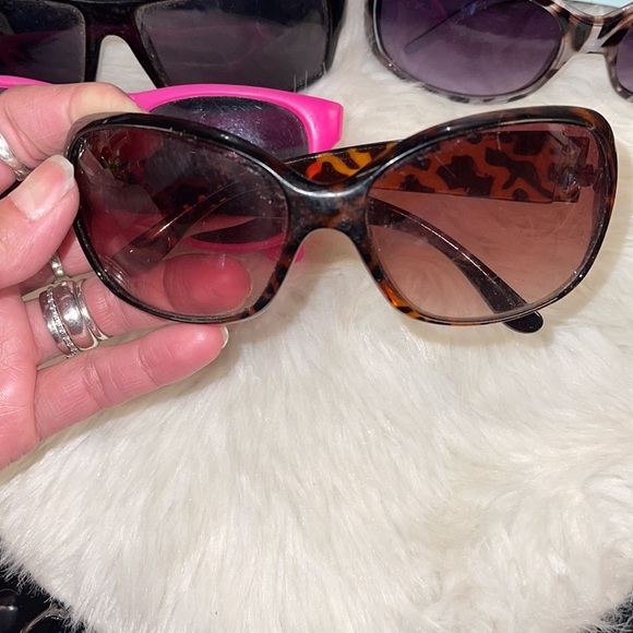 10 sunglasses but two are prescription type or readers-From zip+homme and others - Picture 15 of 16